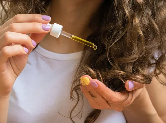 Le chanvre fortifie les ongles et les cheveux